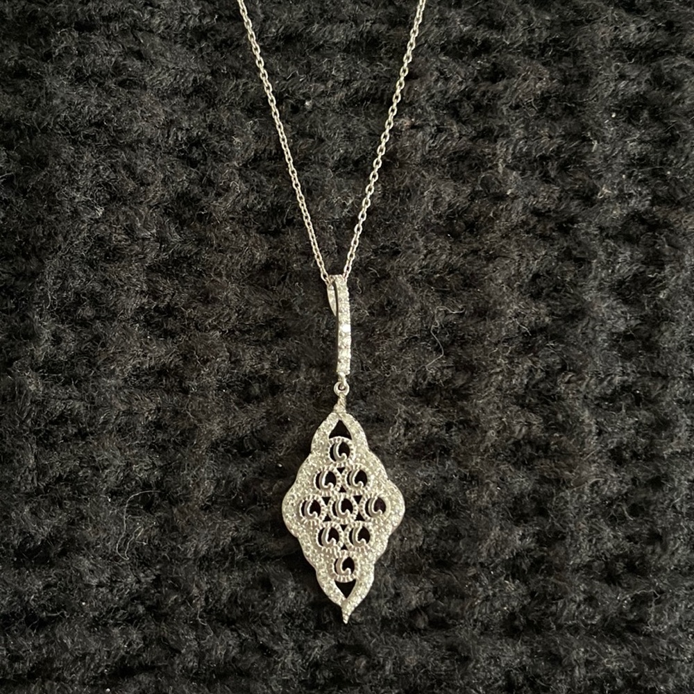 Silver pendent with chain